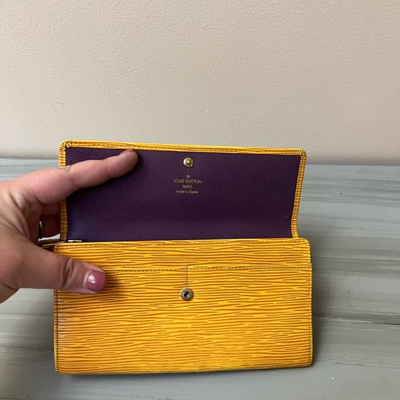 Stunning Sunset Orange and Yellow Louis Vuitton Wallet - Picture 4 of 9